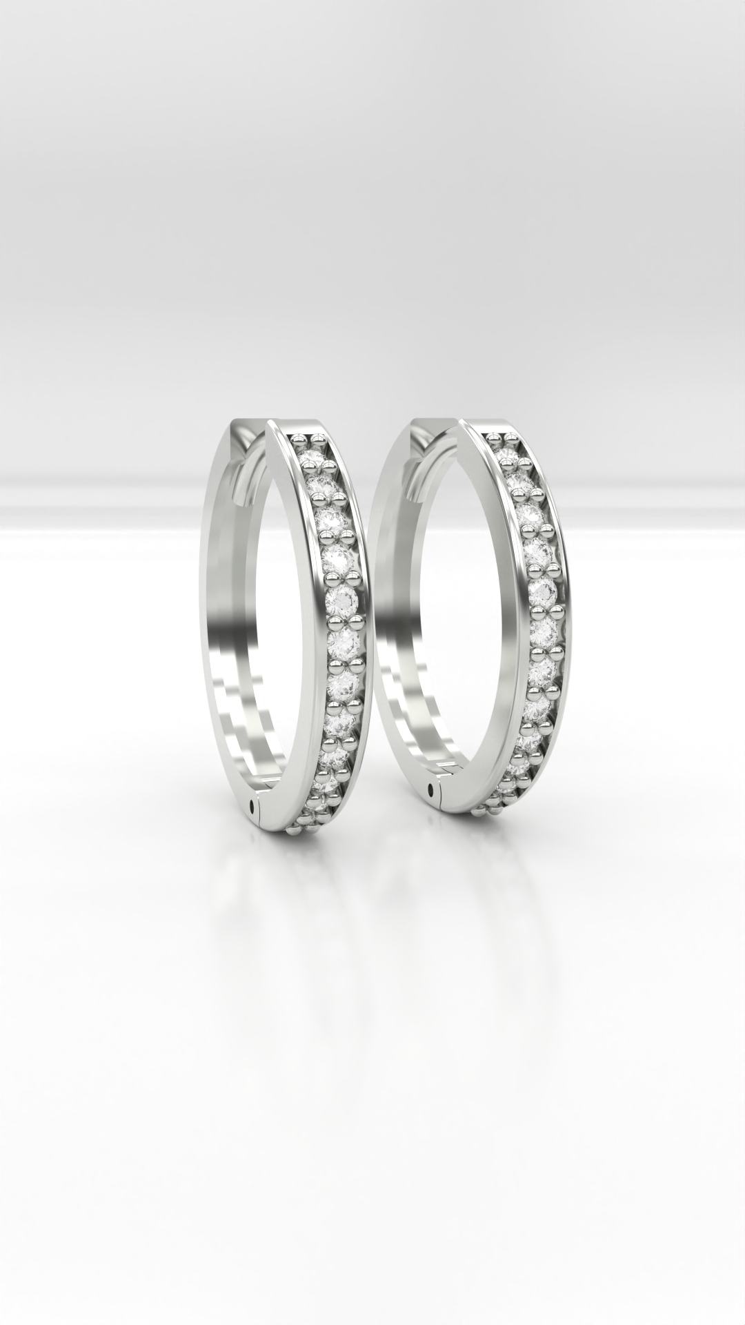 Brinco argola articulado 17mm cravejado com zirconias, em prata 925.